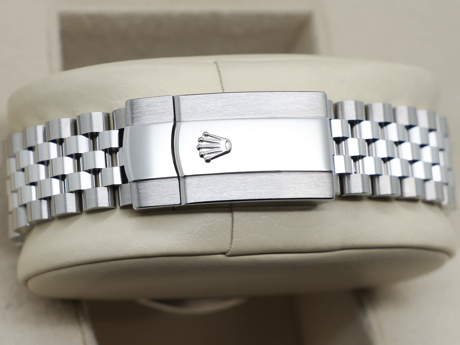 GENTS ROLEX DATEJUST 41mm 126300 STAINLESS STEEL MINT GREEN DIAL UNWORN 2025 UK B&P - Image 8