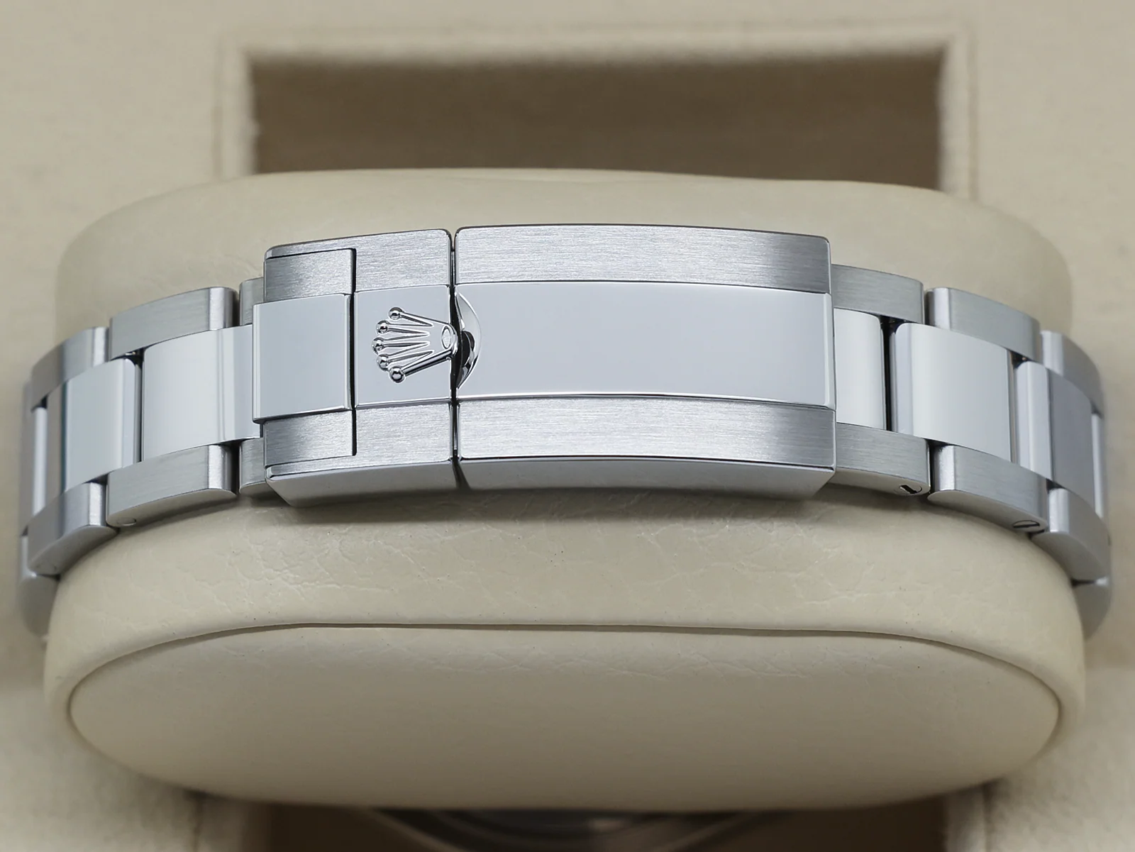 GENTS ROLEX YACHT-MASTER 40 126622 STAINLESS STEEL RHODIUM DIAL WARRANTY 2025 UK B&P - Image 5