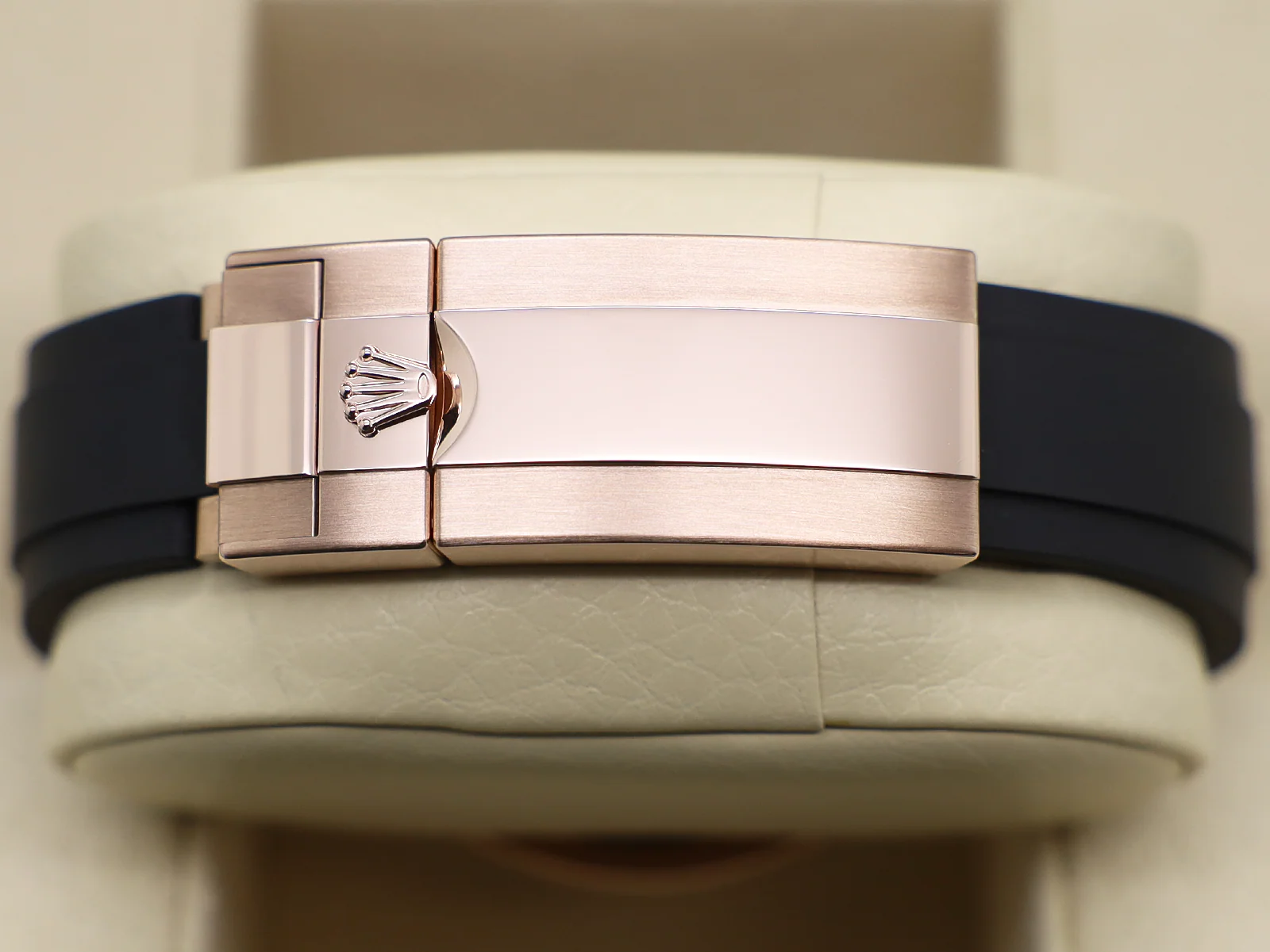 GENTS ROLEX YACHT-MASTER 40mm 126655 18ct ROSE GOLD OYSTERFLEX BLACK DIAL WARRANTY 2024 UK B&P - Image 5