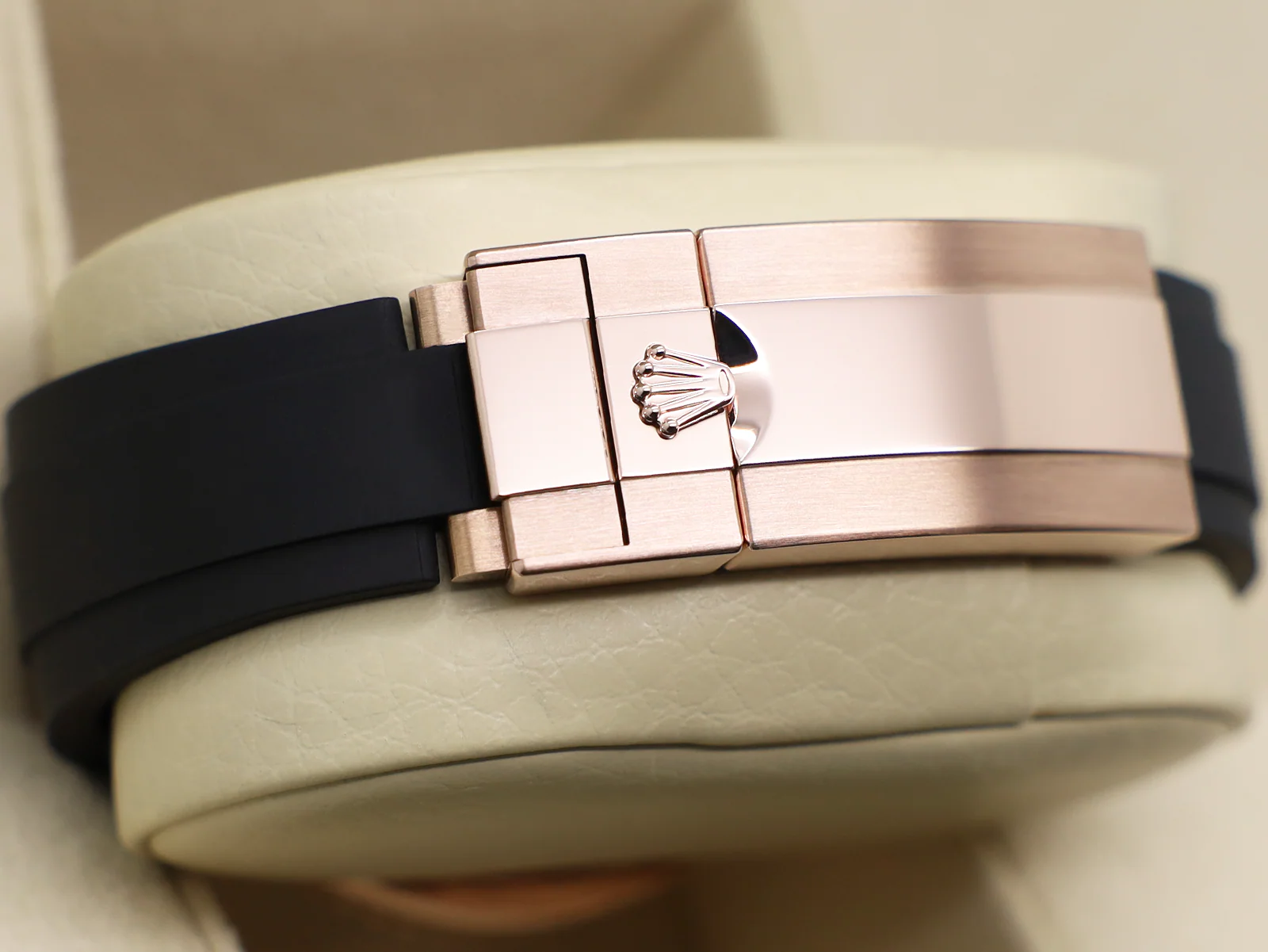 GENTS ROLEX YACHT-MASTER 40mm 126655 18ct ROSE GOLD OYSTERFLEX BLACK DIAL WARRANTY 2024 UK B&P - Image 8