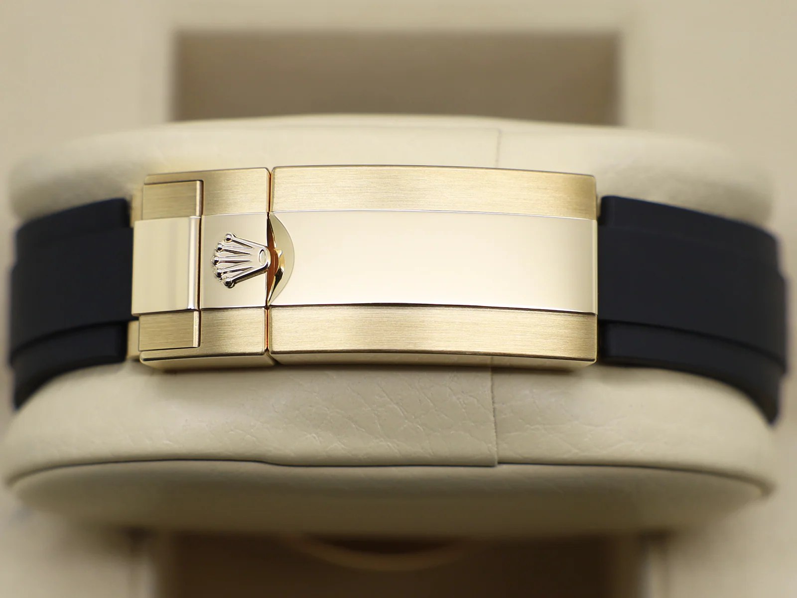 GENTS ROLEX YACHT-MASTER 42mm 226658 18ct YELLOW GOLD OYSTERFLEX STICKERS WARRANTY 2024 UK B&P - Image 5