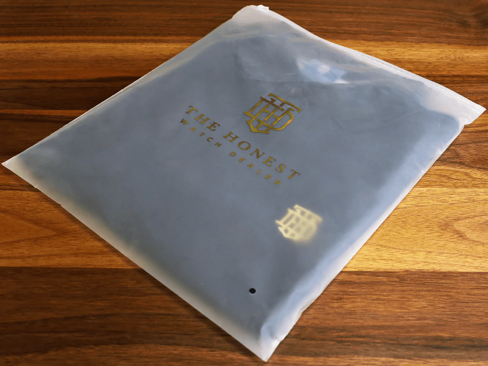 THE HONEST WATCH DEALER NYLON SPORTS POLO SHIRT IN NAVY BLUE - Image 3