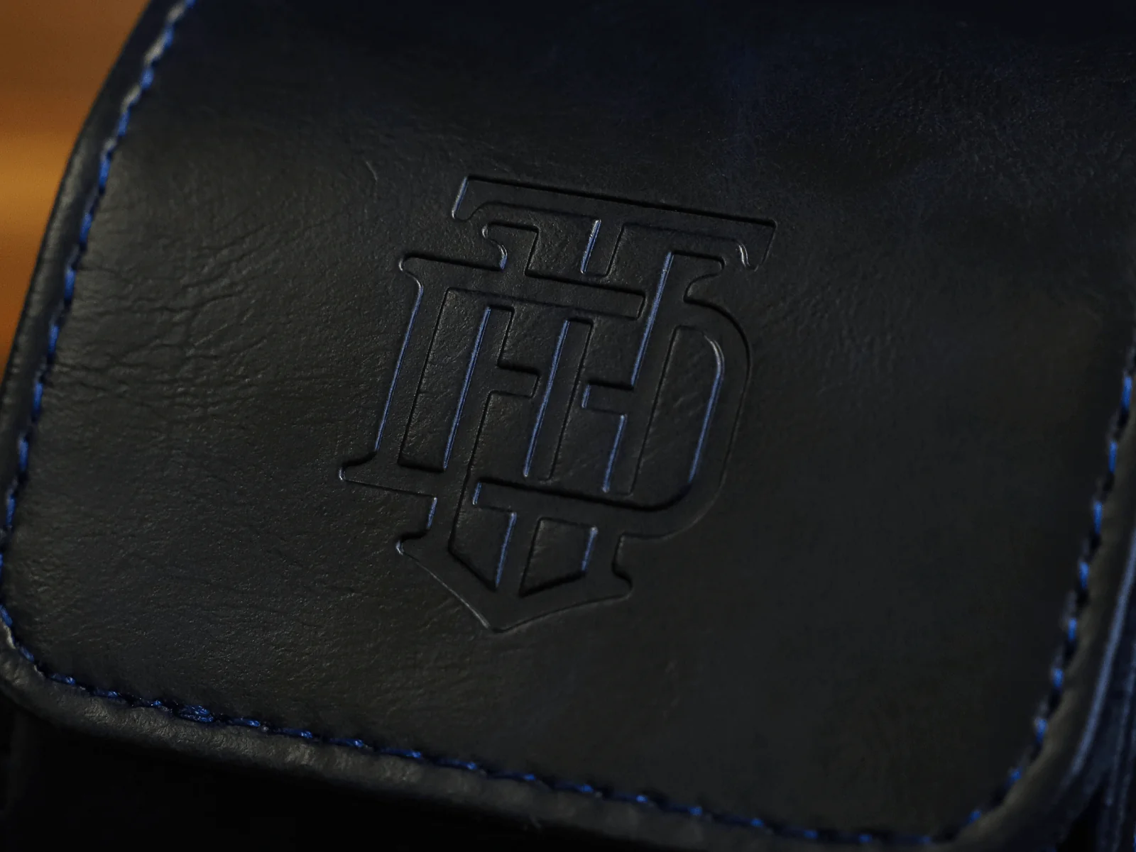 THE HONEST WATCH DEALER VEGAN LEATHER SINGLE WATCH ROLL WITH SLEEVE AND BOX - Image 4